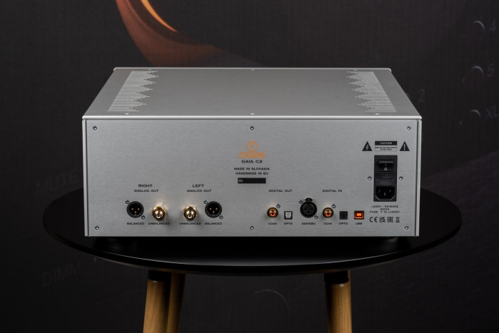 Canor Gaia C2 - lampowy DAC z odtwarzaczem CD - panel tylny
