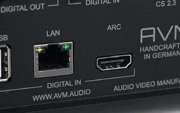 Nowoczesnym dodatkiem do typowych wejść audio jest złącze HDMI ograniczone do protokołu ARC.