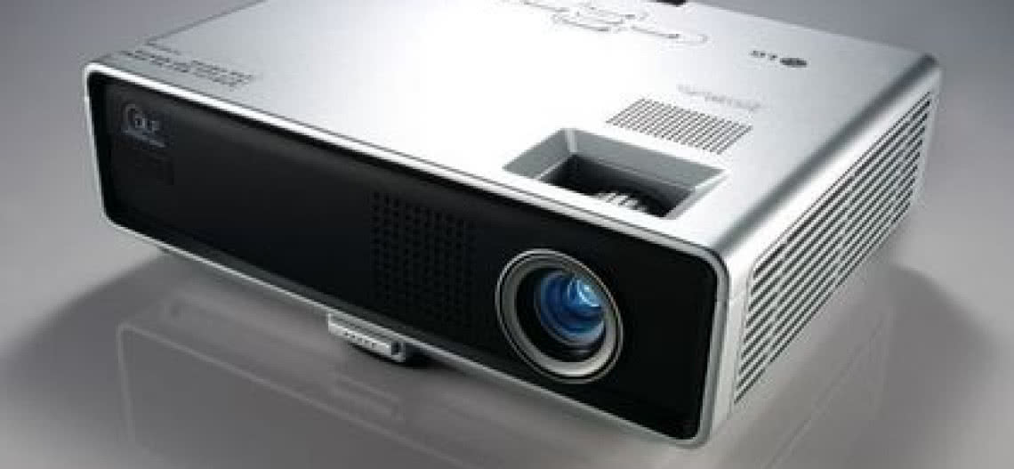 Profesjonalna prezentacja na projektorze LG DX125