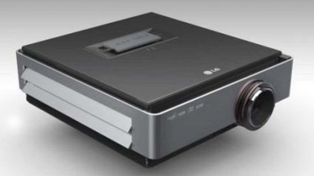 Projektory LG CF3D i HX300G