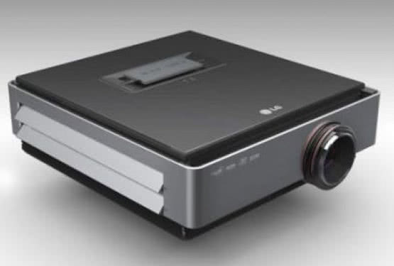 Projektory LG CF3D i HX300G