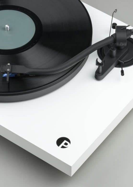 Gramofon Pro-Ject Debut III S-Shape - nowy klasyk z ramieniem typu S