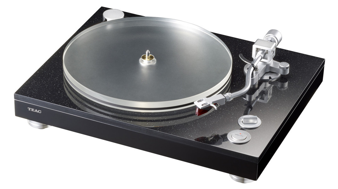 Gramofon TEAC TN-5BB z napędem paskowym i zbalansowanymi wyjściami XLR