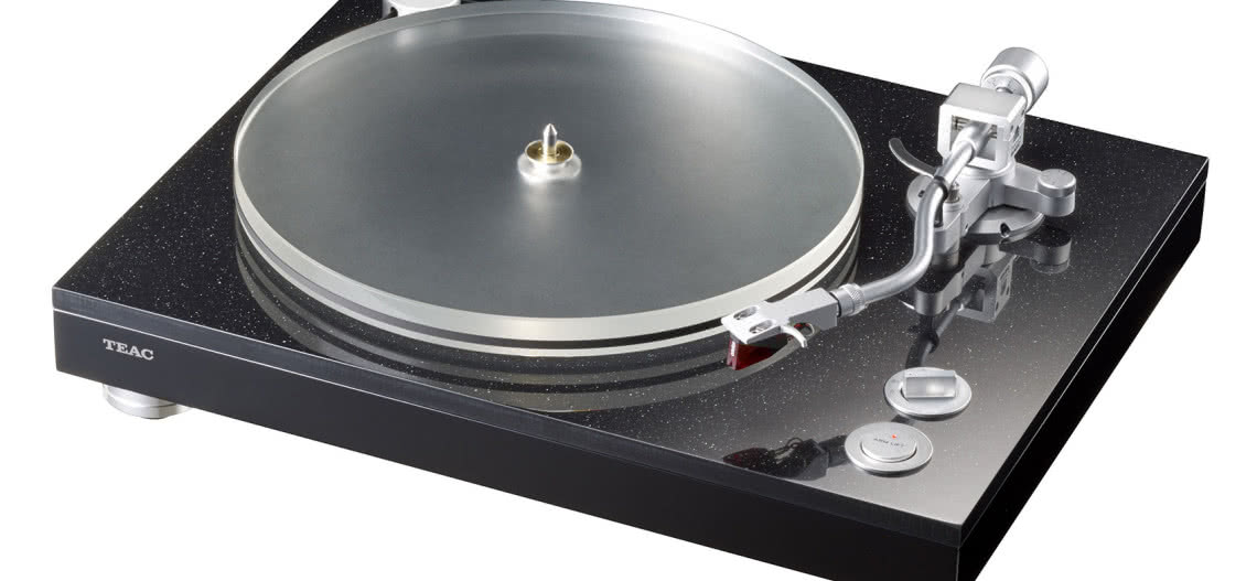 Gramofon TEAC TN-5BB z napędem paskowym i zbalansowanymi wyjściami XLR