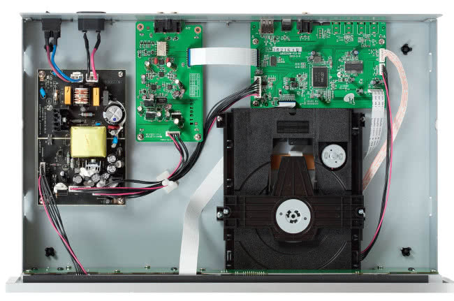Układ elektroniczny CD350 podzielono na trzy główne moduły – zasilacz, odtwarzacz (płyt i plików) oraz przetwornik C/A.