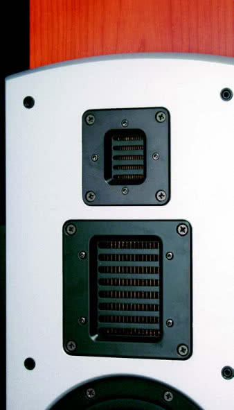 Jeden mniejszy, drugi większy... dwa gwoździe programu Adama - przetworniki wstęgowe specjalnego typu A.R.T.