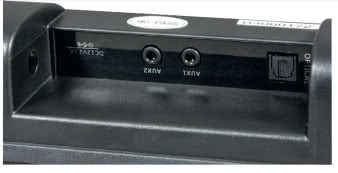 Tak wygląda symboliczna liczba złącz, ale Bluetootha
przecież nie widać.