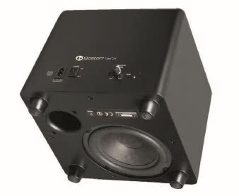 W kinie może się przydać
nawet najmniejszy subwoofer.