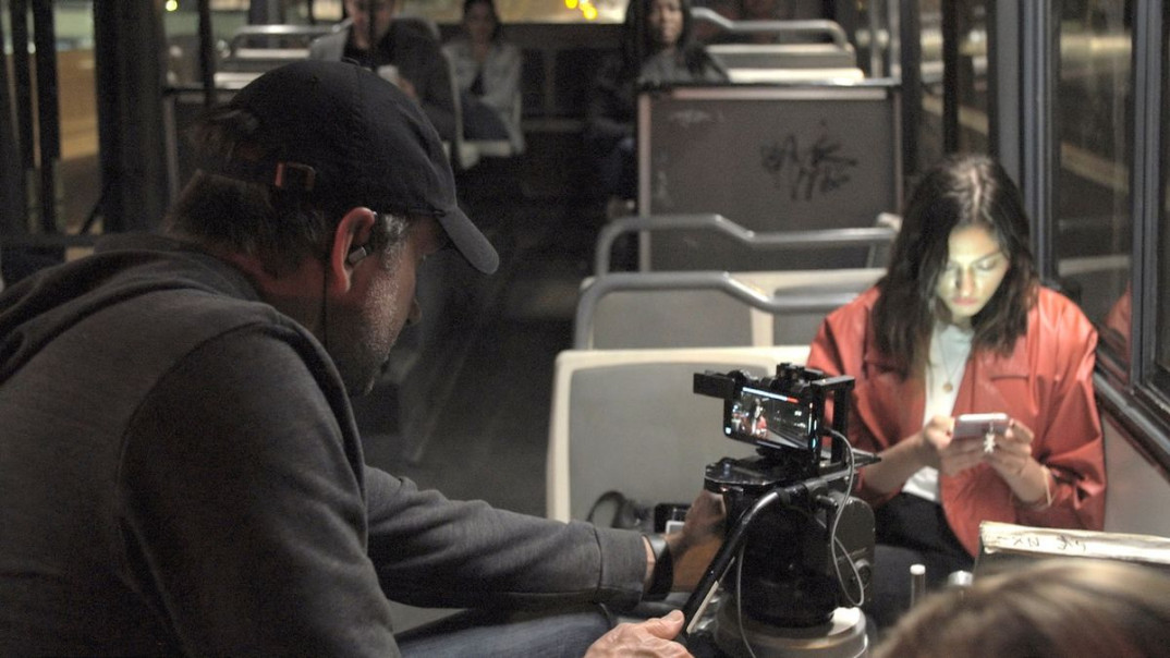 Thriller nakręcony z zestawem słuchawkowym Sennheiser 