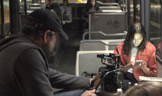 Thriller nakręcony z zestawem słuchawkowym Sennheiser 