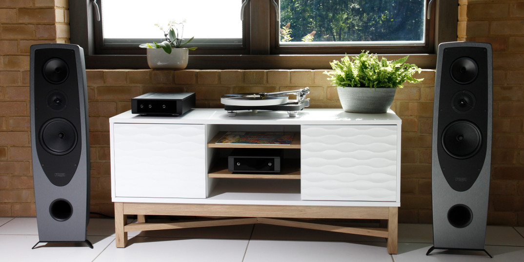 Nowość brytyjskiej Regi - kolumny głośnikowe AYA