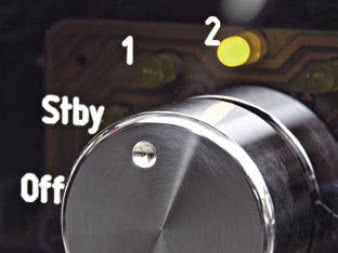 Sekwencję włączania urządzenia do sieci
można wykonać na kilka, wcześniej zaprogramowanych,
sposobów.