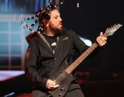 Korn nagra płytę z byłym gitarzystą