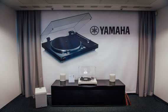 Gramofon Yamaha MusicCast Vinyl 500 i głośniki MusicCast 20