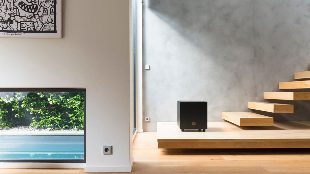 Dwie serie subwooferów aktywnych Triangle - Tales i Thetis