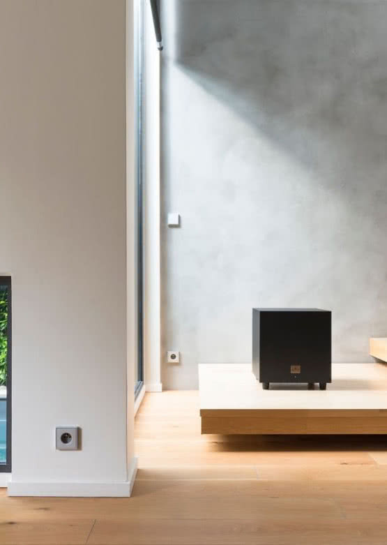 Dwie serie subwooferów aktywnych Triangle - Tales i Thetis