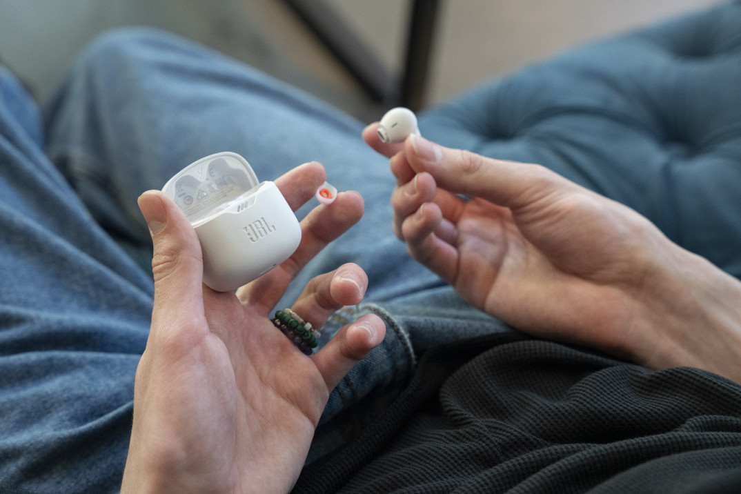 Prawdziwie bezprzewodowe słuchawki JBL Tune Flex