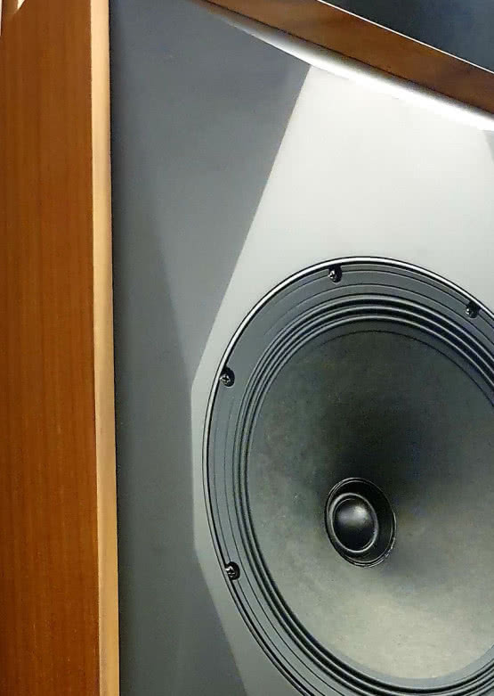 Poznański salon audioplaza.pl zaprasza na oddsłuchy kolumn MoFi SourcePoint 10 