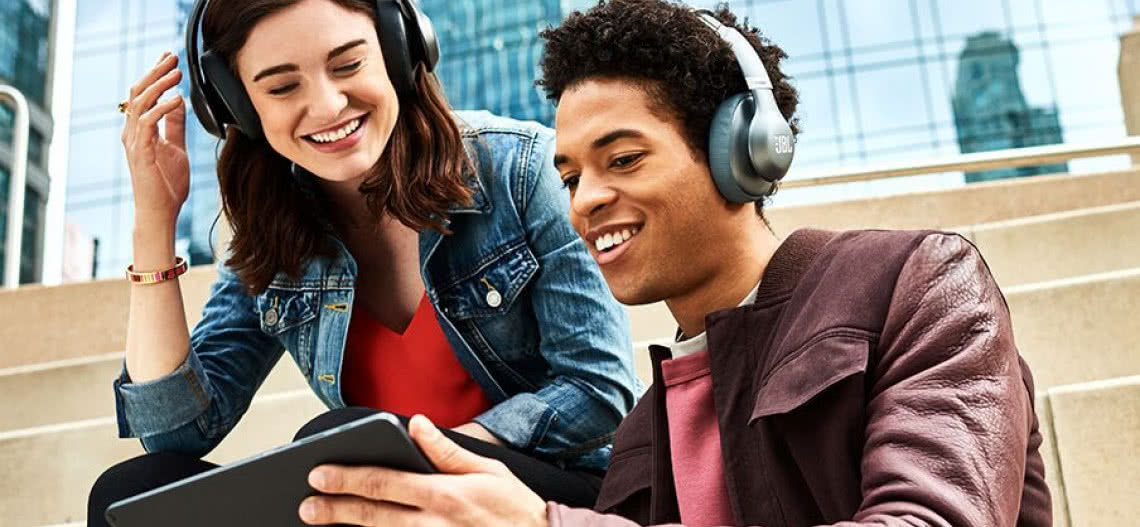 Nowa odsłona słuchawek JBL Everest 