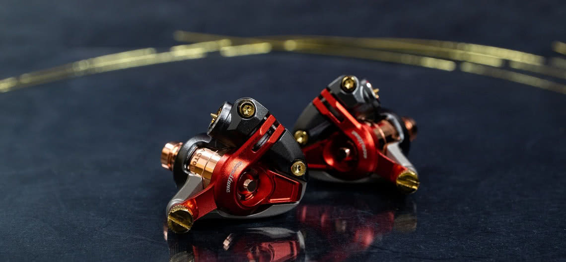 Acoustune - słuchawki dokanałowe o futurystycznym wyglądzie