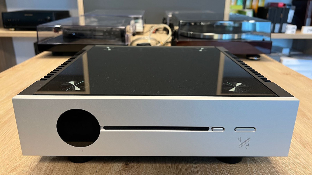 Najnowszy system all-in-one QUAD Artera Solus Play w salonie Q21 