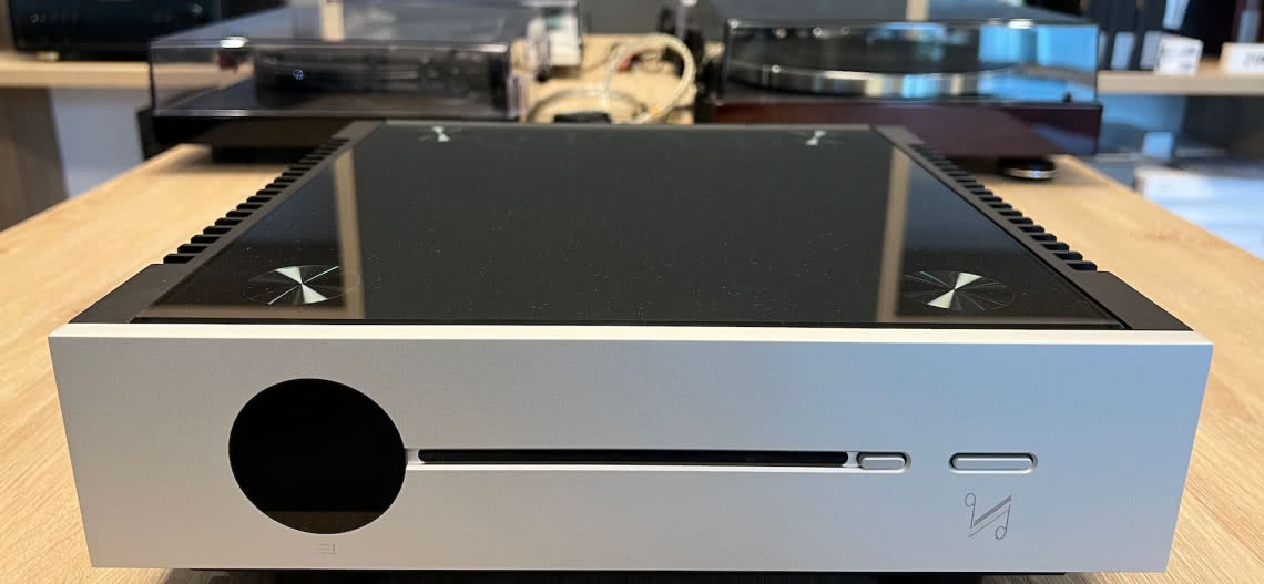 Najnowszy system all-in-one QUAD Artera Solus Play w salonie Q21 