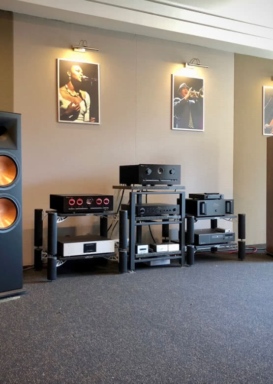 Odsłuchy kolumn Klipsch RF-7 III w salonie Q21