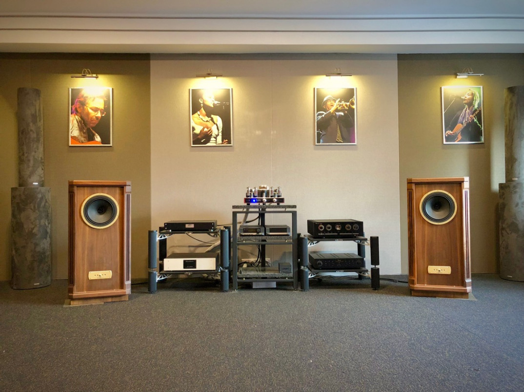 Odsłuchy kolumn Tannoy Turnberry GR w salonie Q21
