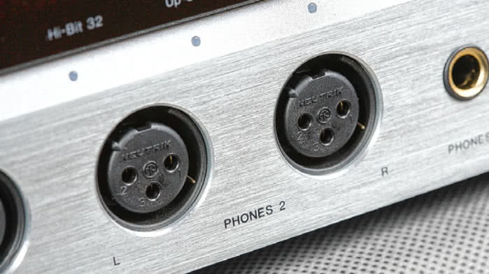 Pioneer oferuje wszechstronność połączeń słuchawkowych, w tym najlepszy z możliwych standardów opartych na dwóch 3-pinowych złączach XLR.