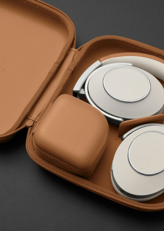 Słuchawki T+A Solitaire T w nowym eleganckim kolorze - Cognac White