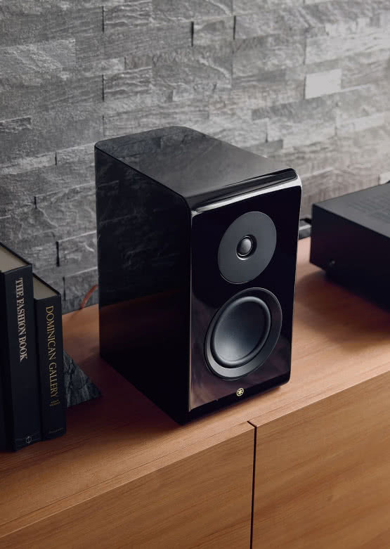  Nowe amplitunery i kolumny podstawkowe Yamahy