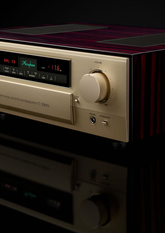 Referencyjny przedwzmacniacz Accuphase C-3900