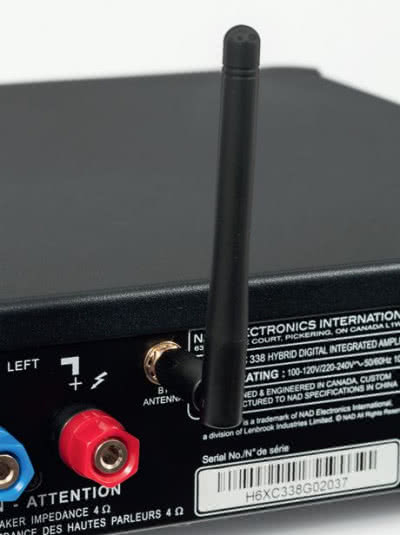 To jedna z trzech anten – odpowiada za system Bluetooth, pozostałe dwie zajmują się komunikacją Wi-Fi.