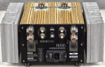 Tylko dwa wejścia
liniowe; za dopłatą uruchomimy
jeszcze dwa
wejścia cyfrowe USB.