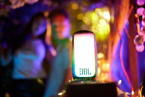 Pulse 5 - kolejny przenośny głośnik JBL z efektami świetlnymi