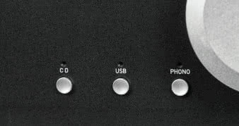 M6scd ma kilka wejść cyfrowych, niezbędnym elementem
wyposażenia stał się więc selektor źródeł.