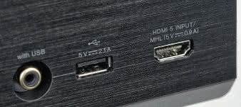 Komplet HDMI / USB uzupełniono protokołem MHL
dla tego pierwszego oraz dodatkowym gniazdem
wideo kompozyt dla drugiego.