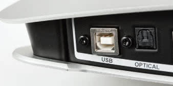 USB ma najrozleglejsze możliwości współpracy
z różnymi formatami sygnałów.