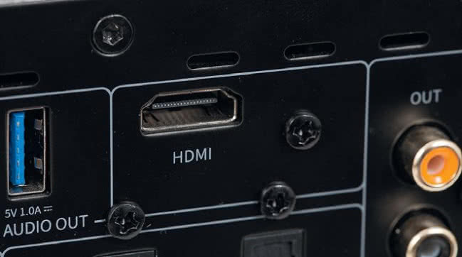 Wyjście HDMI sprawia, że RS250A zamieni się w odtwarzacz wideo.