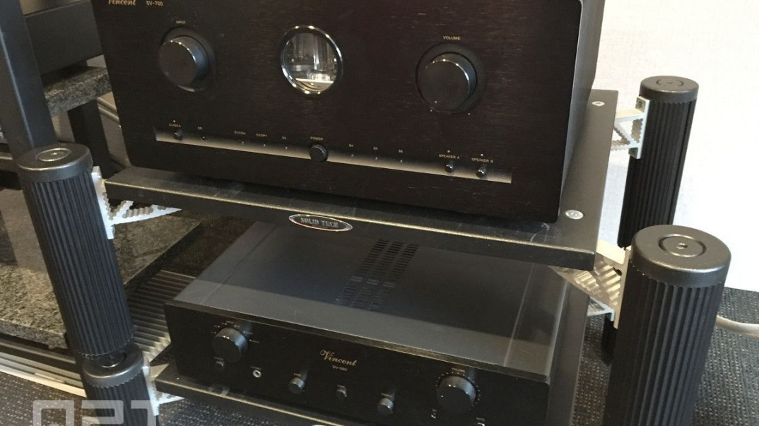 Prezentacja wzmacniaczy hybrydowych VINCENT SV-500 i SV-700 w salonie Q21