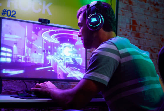 Bezprzewodowy zestaw słuchawkowy JBL Quantum 810 Wireless