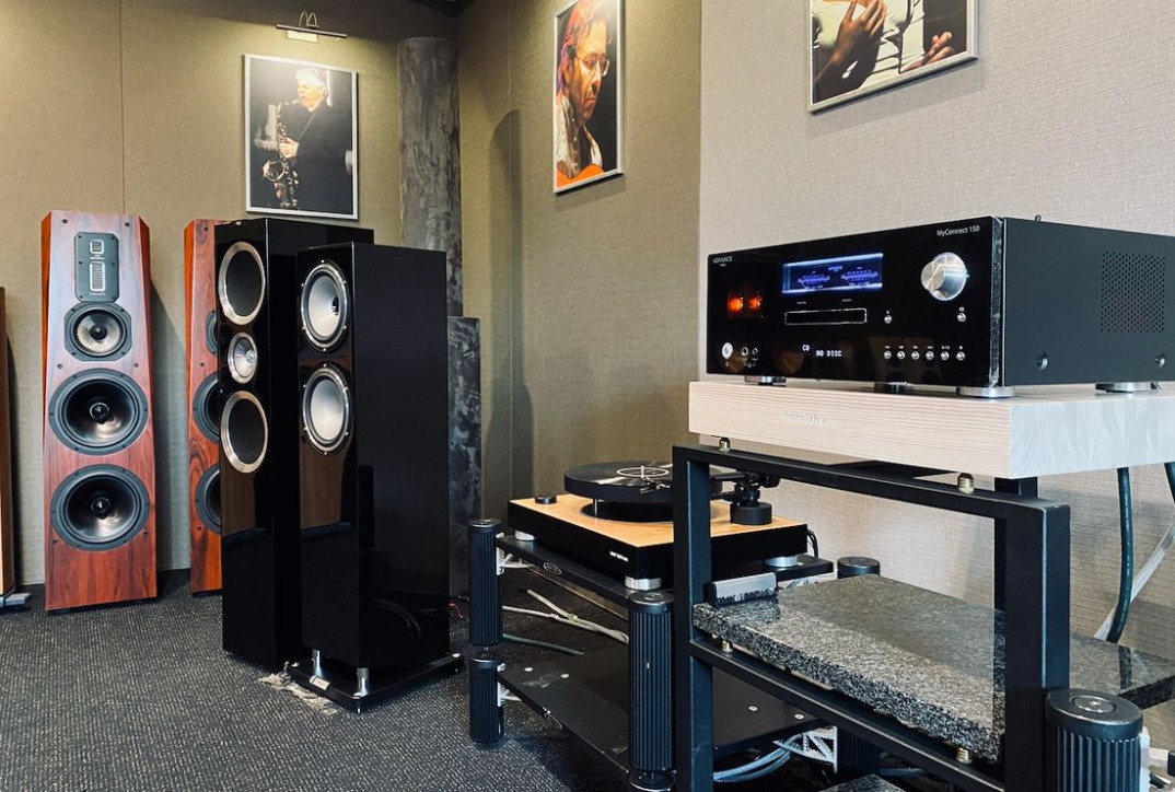 Odsłuchy wzmacniacza Advance Paris MyConnect 150 w salonie Q21