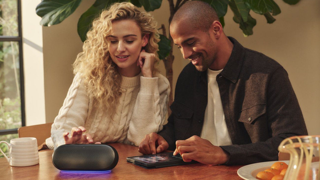 Harman Kardon Luna 2 -  Auracast,  AI Sound Boost i 12 godzin odtwarzania