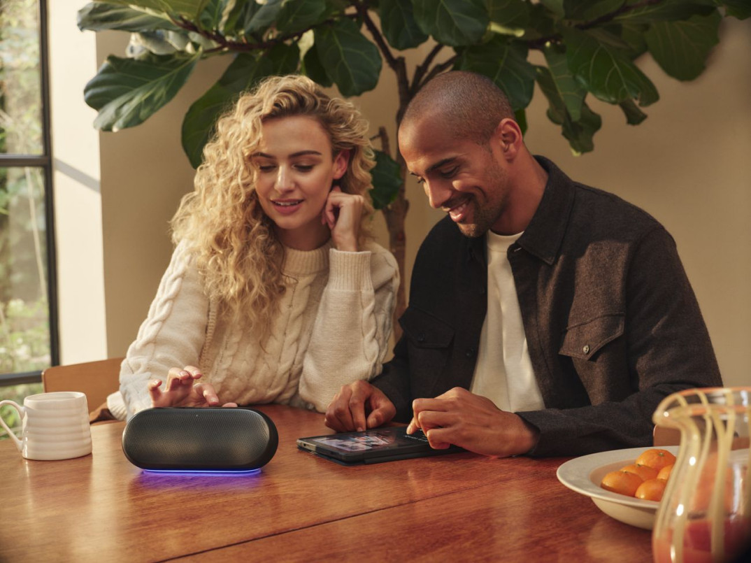 Harman Kardon Luna 2 -  Auracast,  AI Sound Boost i 12 godzin odtwarzania