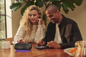 Harman Kardon Luna 2 -  Auracast,  AI Sound Boost i 12 godzin odtwarzania