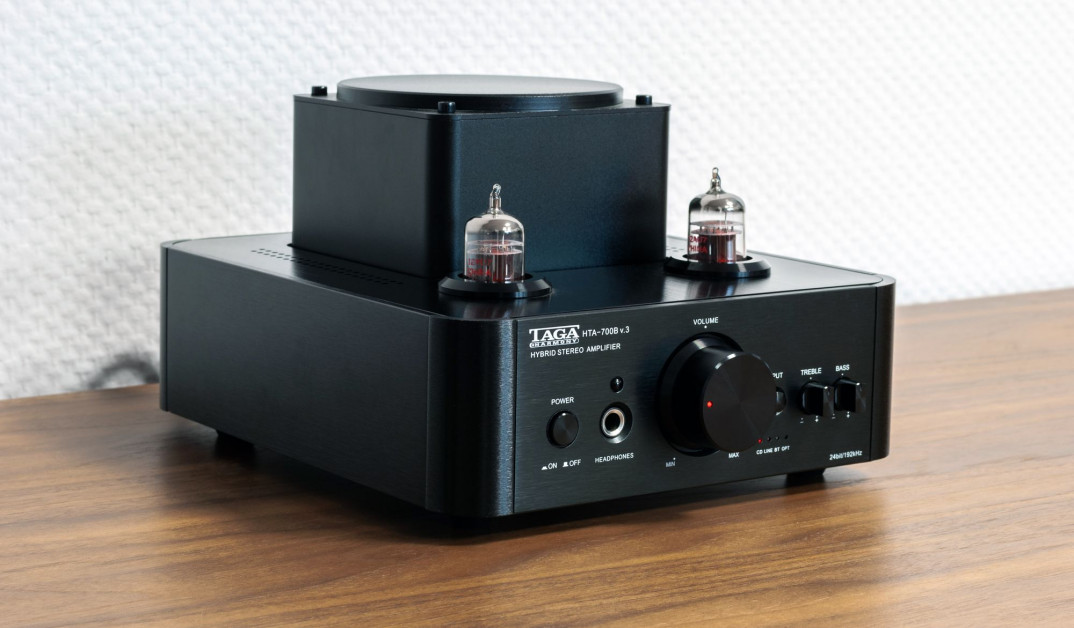 Wzmacniacz zintegrowany klasy A/B Taga Harmony HTA-700B v.3