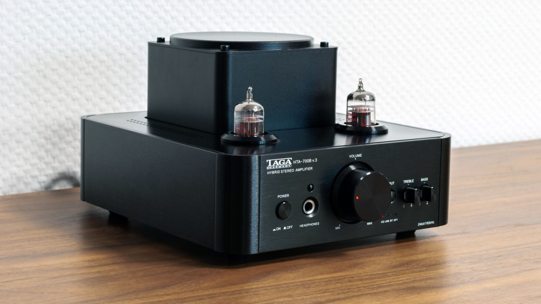 Wzmacniacz zintegrowany klasy A/B Taga Harmony HTA-700B v.3