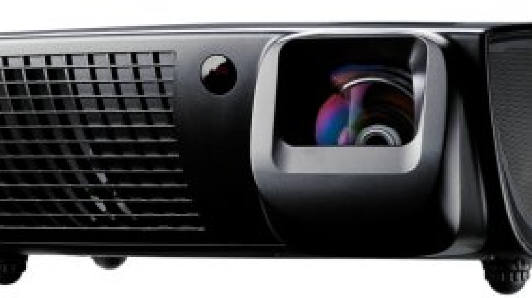 Optoma z projektorem ultra short throw
