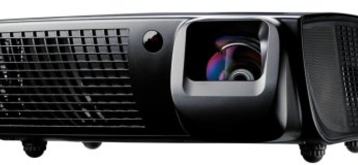 Optoma z projektorem ultra short throw