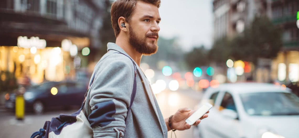 Nowe bezprzewodowe słuchawki TWS EAH-AZ60 i EAH-AZ40